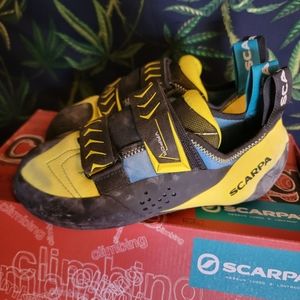 Scarpa climbing/bouldering shoes size 40